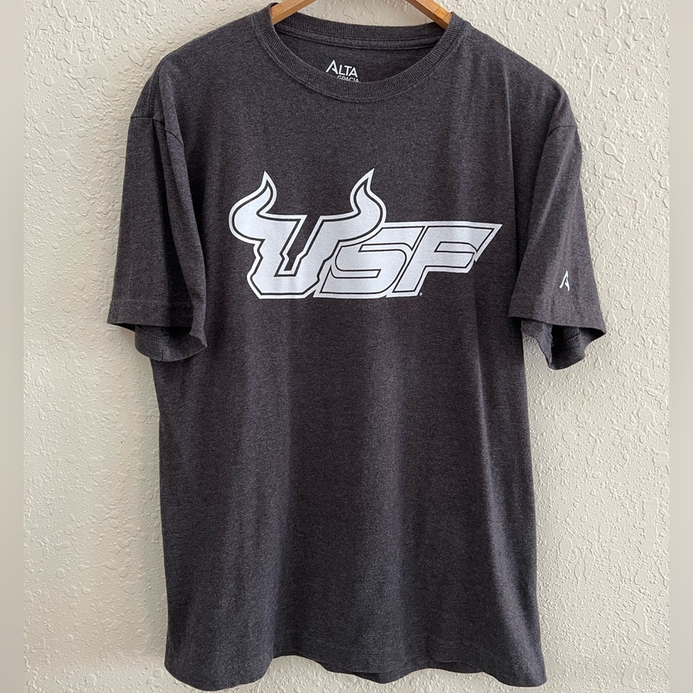 ❣️2/$25❣️ USF University of South Florida Bulls unisex gray T-shirt | MEDIUM